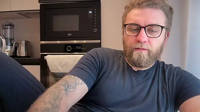 Bear bear  online show from 04-23-26, 12:29