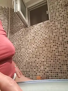 Snapshot of OliviaLewis chatting on 02-17-25, 01:36 OliviaLewis online show from 02-17-25, 01:36