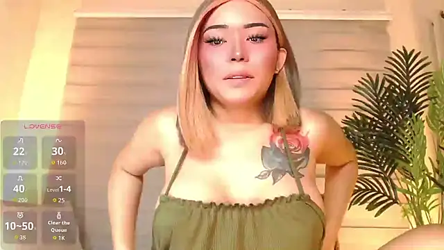 Snapshot of Yourdreamcum_ts chatting on 10-29-25, 01:48 Yourdreamcum ts online show from 10-29-25, 01:48