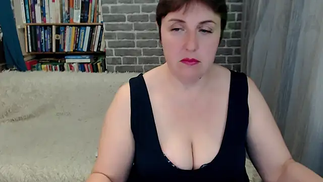 Rainbow lady online show from 11-18-25, 02:42