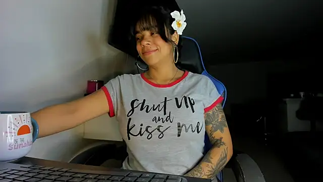 victoriachicas online show from 09-19-25, 07:23