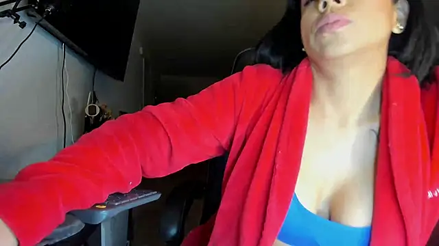 victoriachicas online show from 02-27-25, 08:24