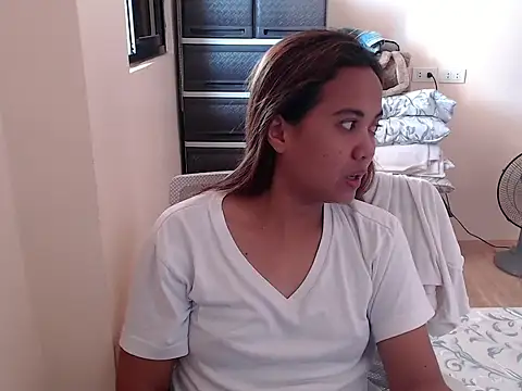 xTheLastVIRGINx online show from 11-18-25, 05:33