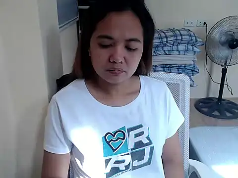 xTheLastVIRGINx online show from 02-15-26, 06:25