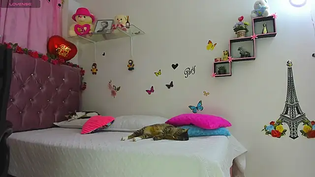 Snapshot of azahara_nagi chatting on 10-24-25, 06:01 azahara nagi online show from 10-24-25, 06:01