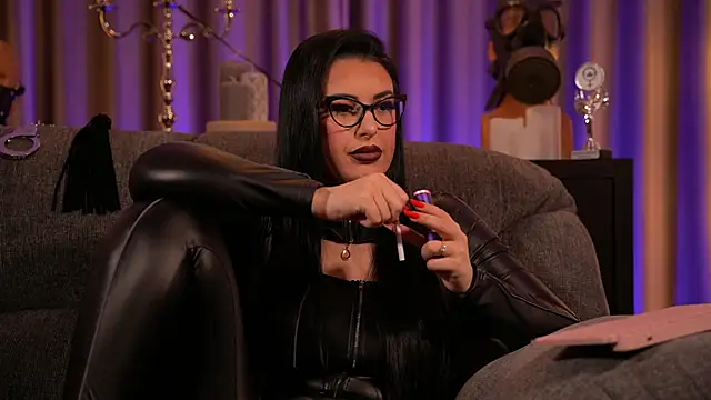 Snapshot of kelly_kent chatting on 02-21-25, 01:33 kelly kent online show from 02-21-25, 01:33