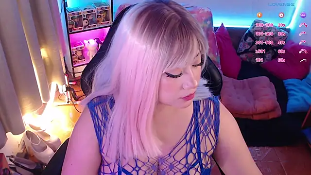 Emmy Ruiz online show from 06-07-26, 03:01