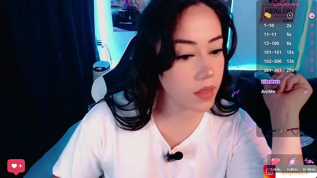 Snapshot of Emmy_Ruiz chatting on 01-25-25, 01:21 Emmy Ruiz online show from 01-25-25, 01:21