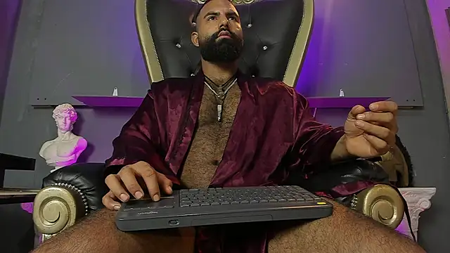 Snapshot of BeardAndrew chatting on 05-05-26, 04:37 BeardAndrew online show from 05-05-26, 04:37