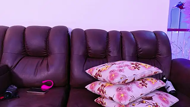 lara giraldo online show from 03-03-26, 01:34