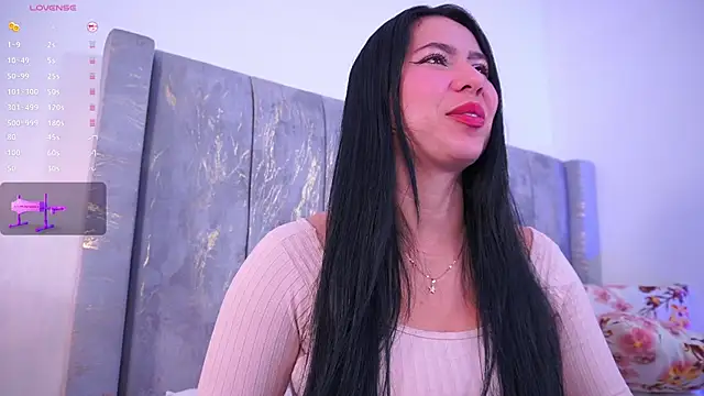 lara giraldo online show from 03-22-25, 02:48