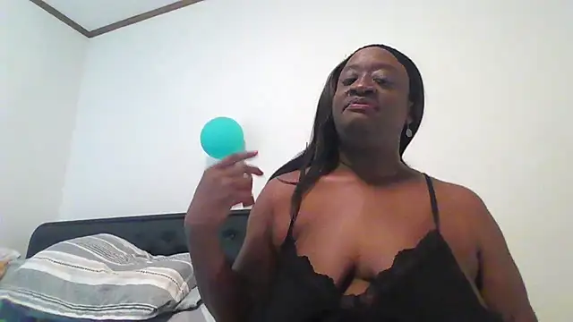 Snapshot of Katiefyi chatting on 04-21-26, 02:51 Katiefyi online show from 04-21-26, 02:51