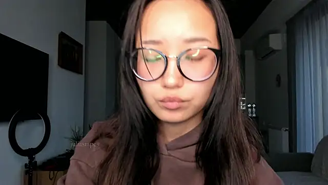Snapshot of julias_tapes chatting on 01-22-25, 02:14 julias tapes online show from 01-22-25, 02:14