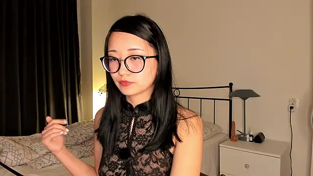 Snapshot of julias_tapes chatting on 03-22-25, 08:48 julias tapes online show from 03-22-25, 08:48