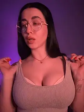 Emylia online show from 02-14-25, 01:34