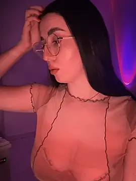 Emylia online show from 02-14-25, 11:53