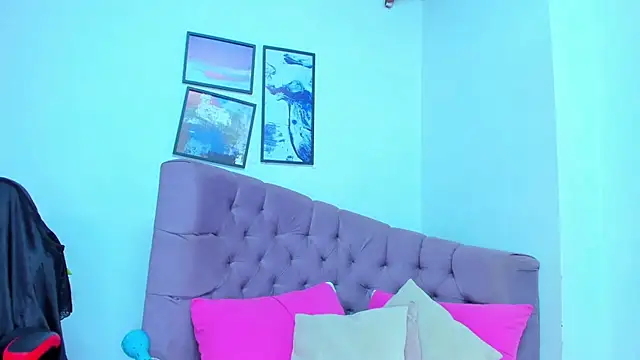 Gretta Queen online show from 11-28-25, 03:12