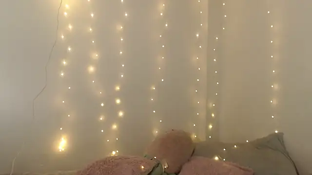 Snapshot of SweetSofty chatting on 04-19-26, 01:34 SweetSofty online show from 04-19-26, 01:34