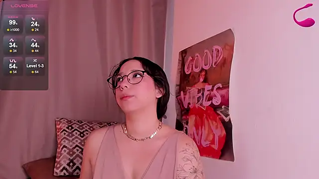 Apartment28 online show from 09-10-25, 03:05