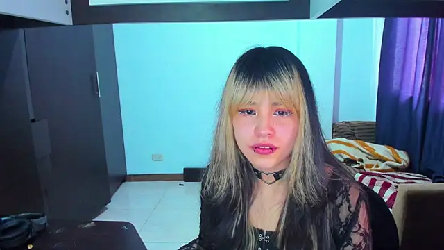 Snapshot of Akane-Mou chatting on 01-25-25, 05:40 Akane-Mou online show from 01-25-25, 05:40