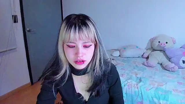 Snapshot of Akane-Mou chatting on 12-07-24, 11:40 Akane-Mou online show from 12-07-24, 11:40