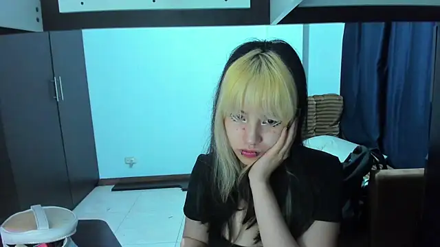 Snapshot of Akane-Mou chatting on 02-23-25, 08:06 Akane-Mou online show from 02-23-25, 08:06