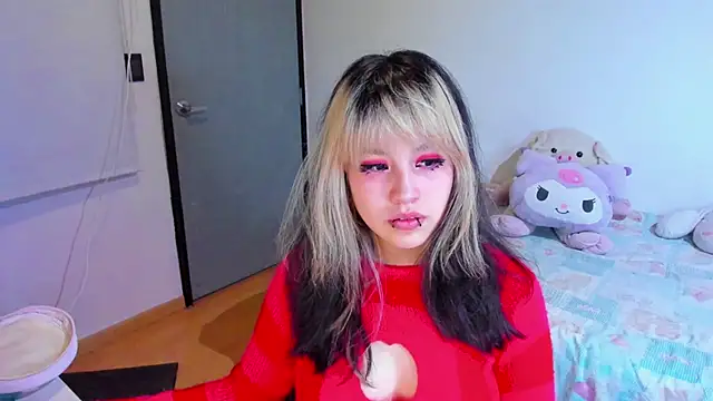 Snapshot of Akane-Mou chatting on 12-21-24, 11:02 Akane-Mou online show from 12-21-24, 11:02