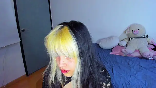 Snapshot of Akane-Mou chatting on 02-22-25, 06:39 Akane-Mou online show from 02-22-25, 06:39