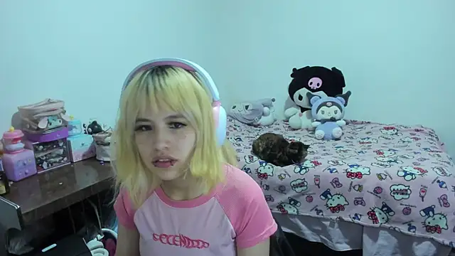 Snapshot of Akane-Mou chatting on 09-18-25, 06:38 Akane-Mou online show from 09-18-25, 06:38