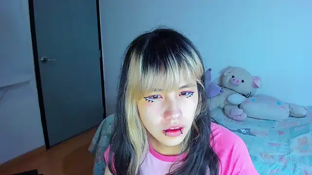 Snapshot of Akane-Mou chatting on 01-18-25, 01:52 Akane-Mou online show from 01-18-25, 01:52