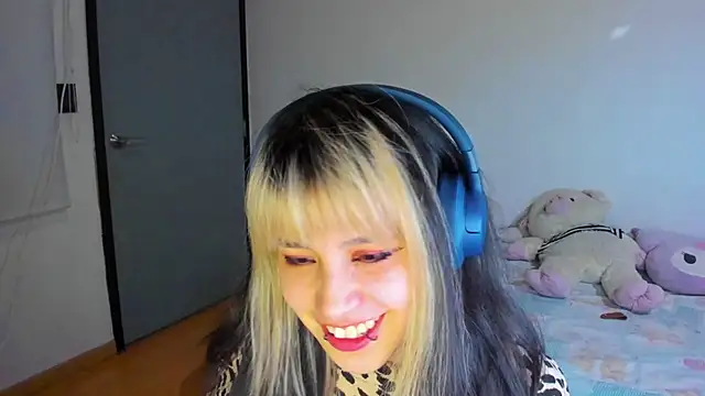 Snapshot of Akane-Mou chatting on 12-10-24, 04:34 Akane-Mou online show from 12-10-24, 04:34