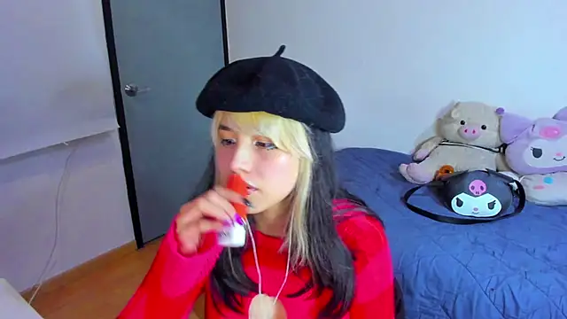 Snapshot of Akane-Mou chatting on 02-19-25, 10:01 Akane-Mou online show from 02-19-25, 10:01