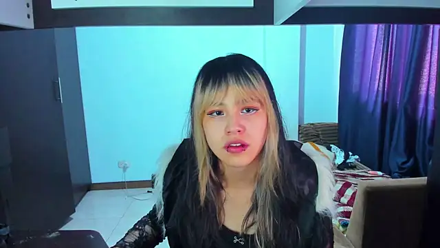 Snapshot of Akane-Mou chatting on 01-25-25, 02:36 Akane-Mou online show from 01-25-25, 02:36