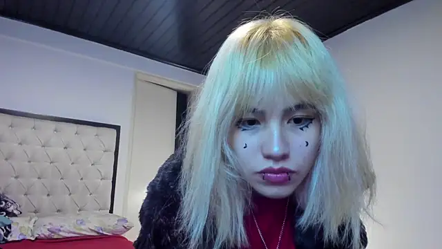 Snapshot of Akane-Mou chatting on 10-18-25, 02:24 Akane-Mou online show from 10-18-25, 02:24