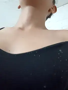 valeriaswang Lucas online show from 11-16-25, 04:28