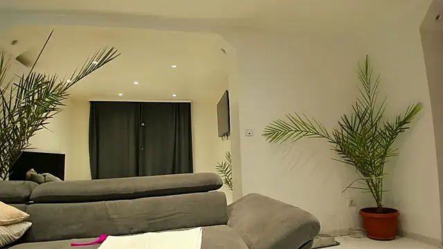 MissPanthera online show from 02-26-25, 02:16