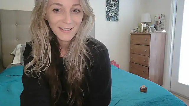 Heyitsmee33 online show from 09-16-25, 11:44