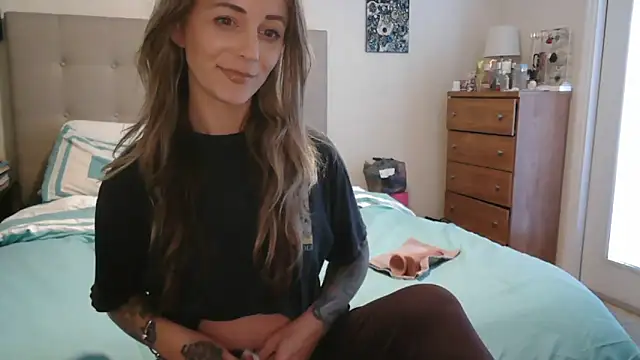 Heyitsmee33 online show from 02-21-26, 08:55