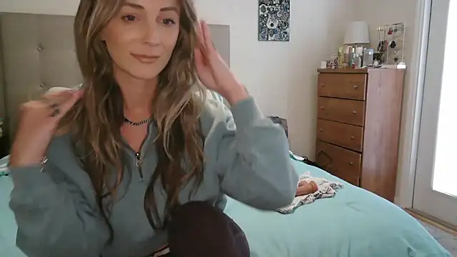 Heyitsmee33 online show from 02-28-26, 04:28