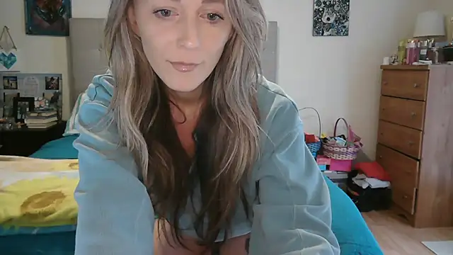 Heyitsmee33 online show from 04-07-26, 02:08