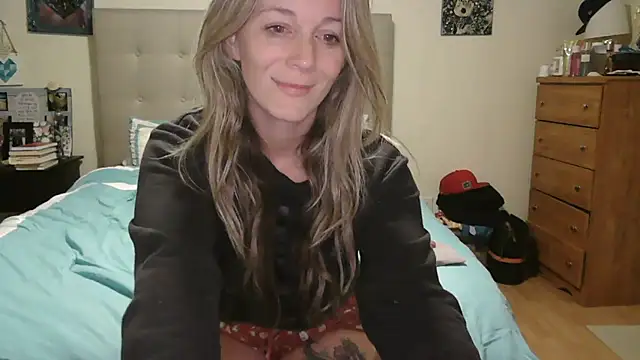 Heyitsmee33 online show from 05-06-26, 10:08
