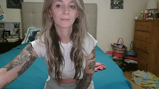 Heyitsmee33 online show from 04-09-26, 09:59