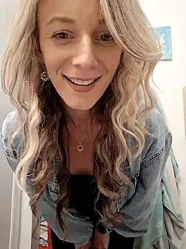 Heyitsmee33 online show from 03-11-25, 05:46