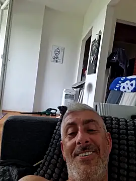 Snapshot of cuci45 chatting on 05-08-26, 03:05 cuci45 online show from 05-08-26, 03:05