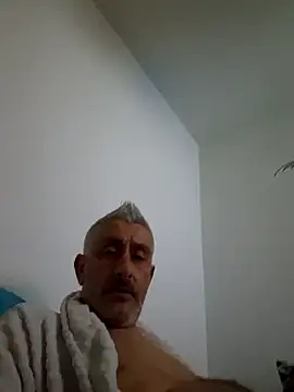 Snapshot of cuci45 chatting on 02-15-26, 12:22 cuci45 online show from 02-15-26, 12:22