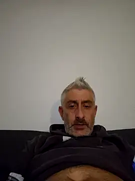 Snapshot of cuci45 chatting on 02-01-26, 12:20 cuci45 online show from 02-01-26, 12:20