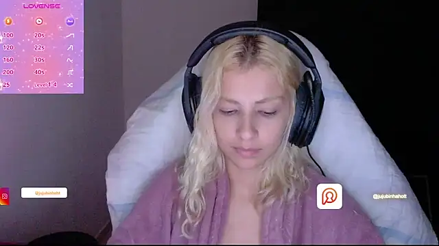 Snapshot of jujubinhahot chatting on 09-23-25, 02:51 jujubinhahot online show from 09-23-25, 02:51