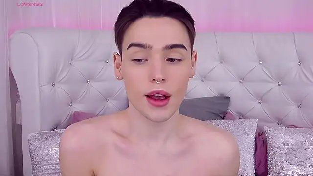 RobbyCharming online show from 03-06-25, 07:43