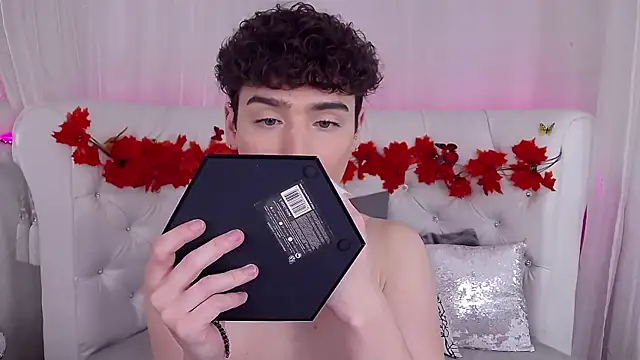 Snapshot of RobbyCharming chatting on 11-01-25, 03:35 RobbyCharming online show from 11-01-25, 03:35