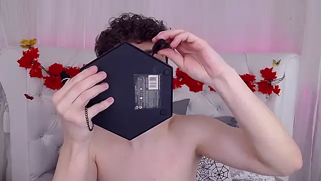 Snapshot of RobbyCharming chatting on 10-29-25, 03:49 RobbyCharming online show from 10-29-25, 03:49